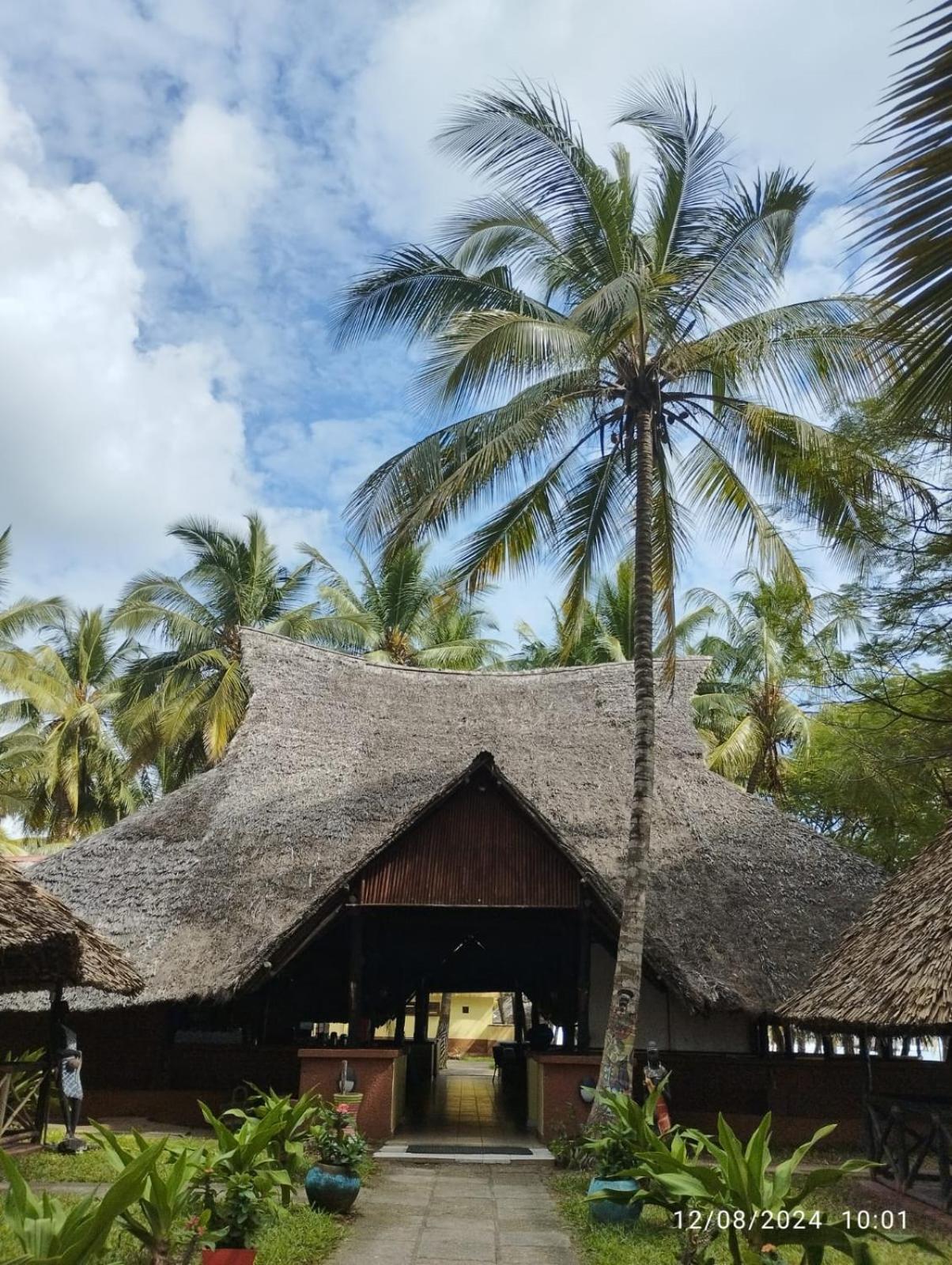 Sunrise Beach Resort Dar es Salaam Exterior photo